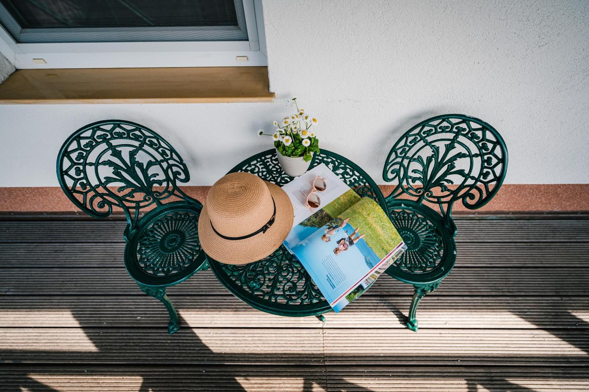 Guest house & 