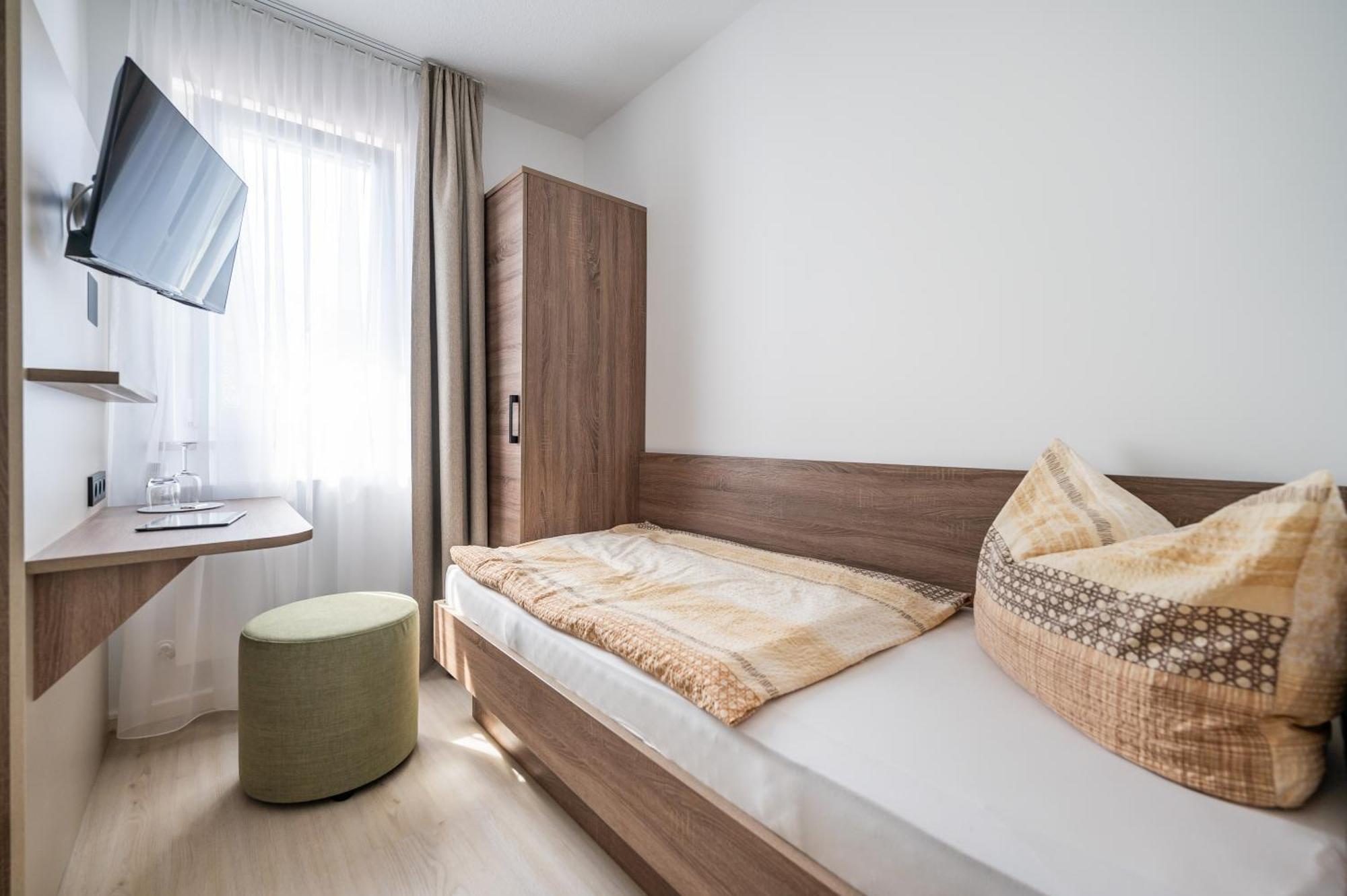 Guest house & 